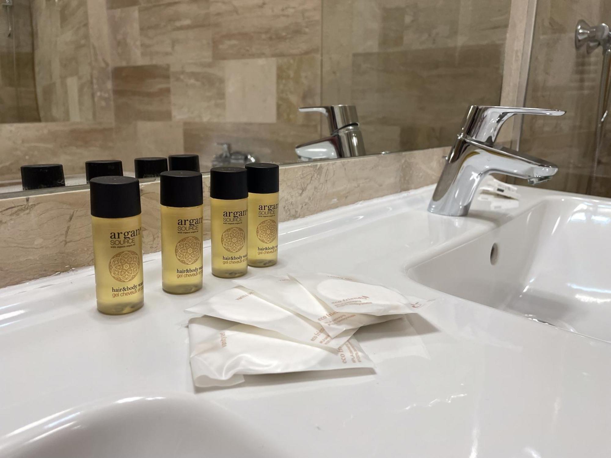 Hotel Reverie - Dependance, Check-In At Metropolitan Star Bratysława Zewnętrze zdjęcie