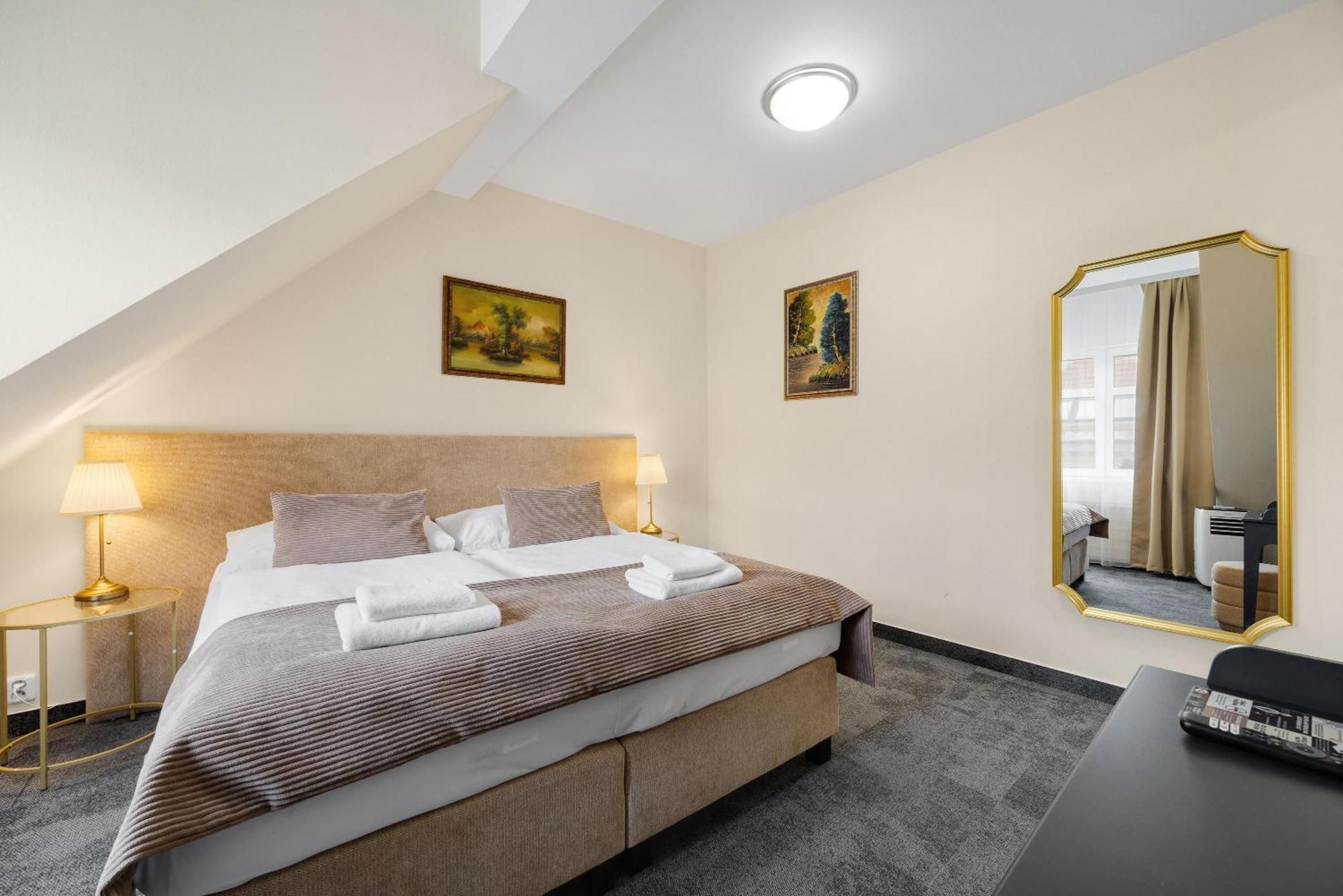 Hotel Reverie - Dependance, Check-In At Metropolitan Star Bratysława Zewnętrze zdjęcie