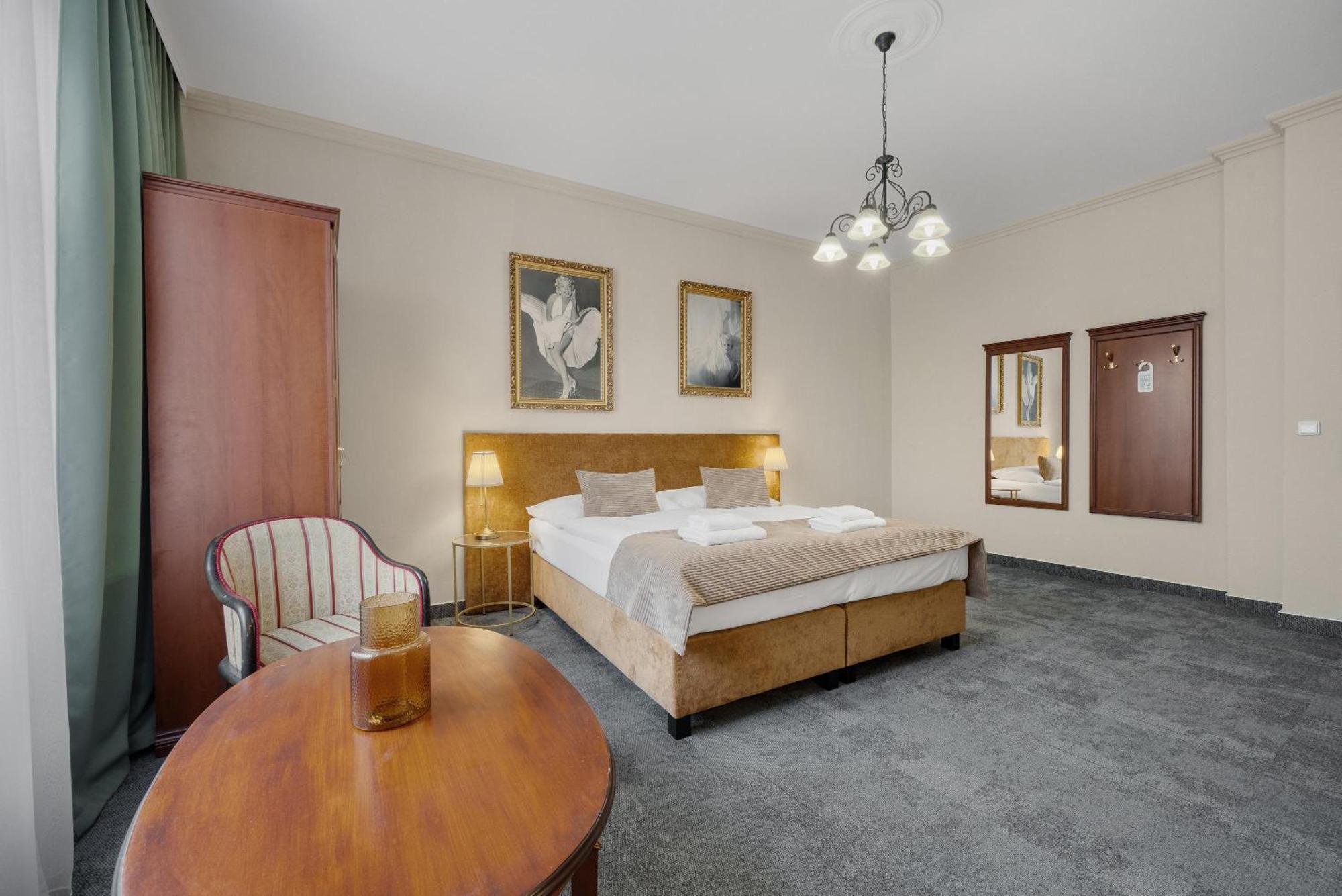 Hotel Reverie - Dependance, Check-In At Metropolitan Star Bratysława Zewnętrze zdjęcie