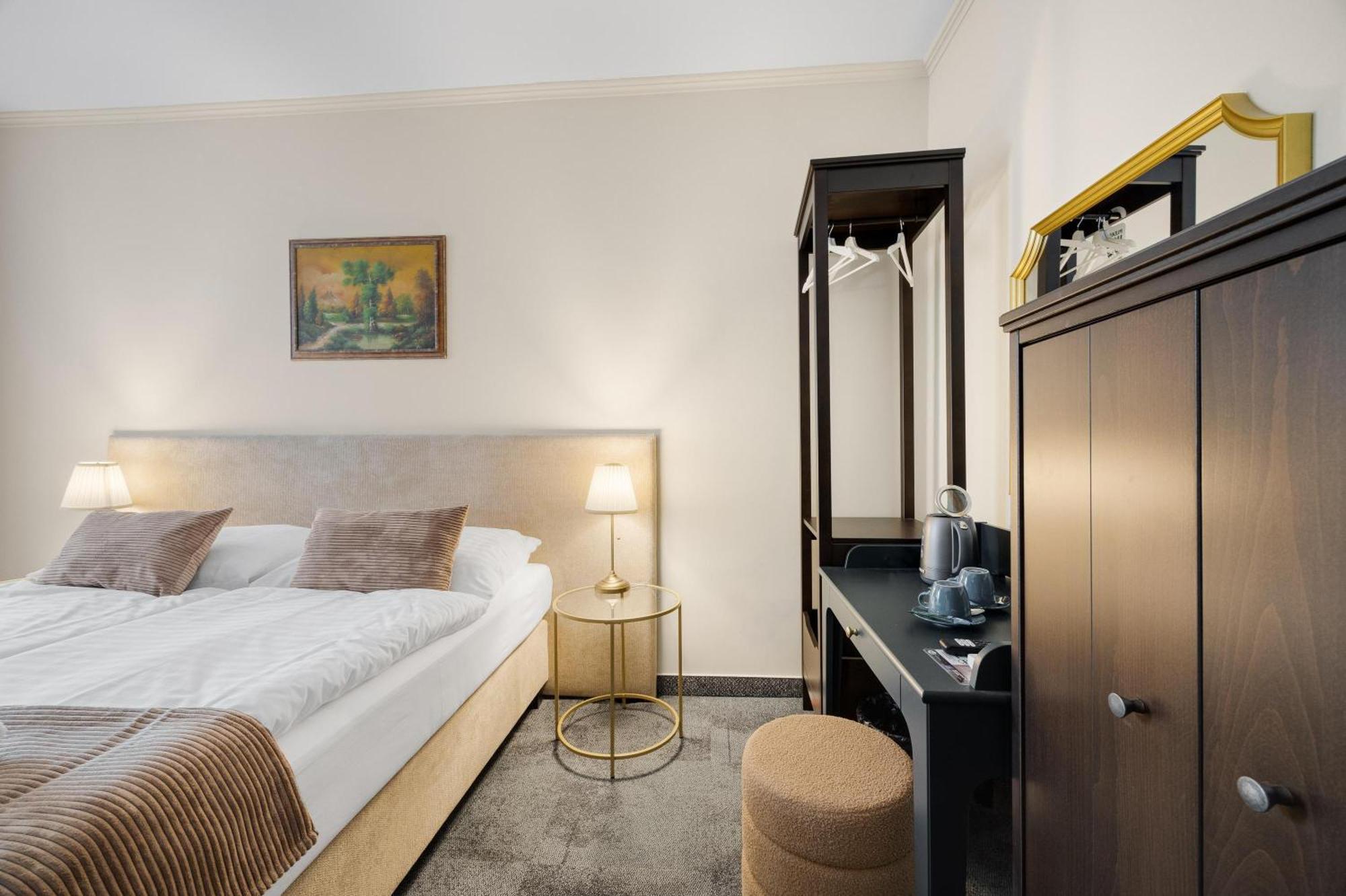 Hotel Reverie - Dependance, Check-In At Metropolitan Star Bratysława Zewnętrze zdjęcie