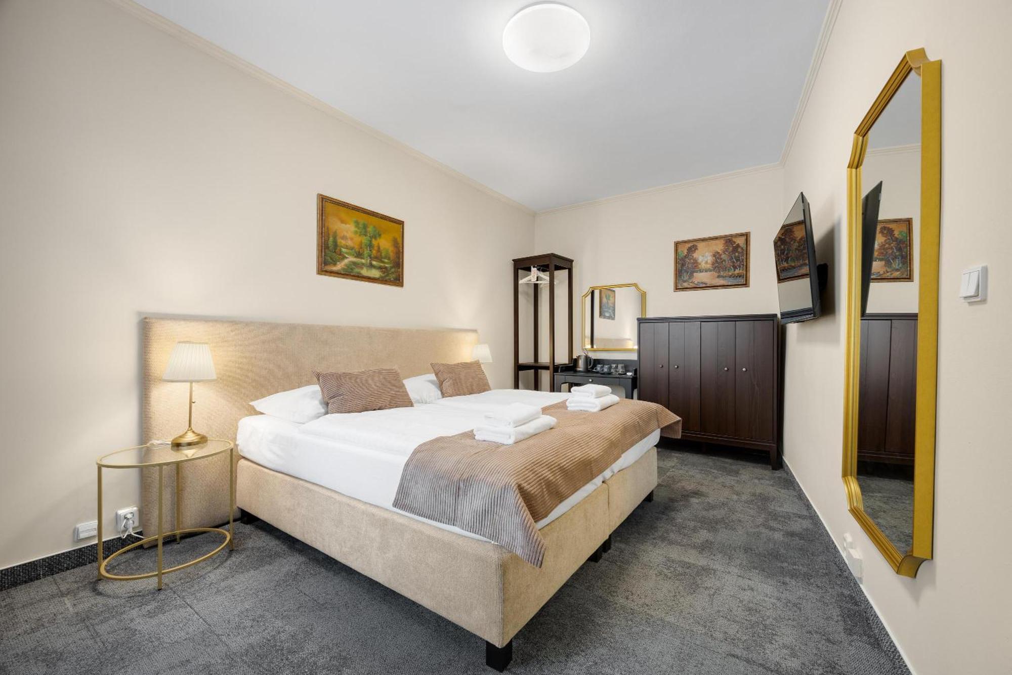 Hotel Reverie - Dependance, Check-In At Metropolitan Star Bratysława Zewnętrze zdjęcie